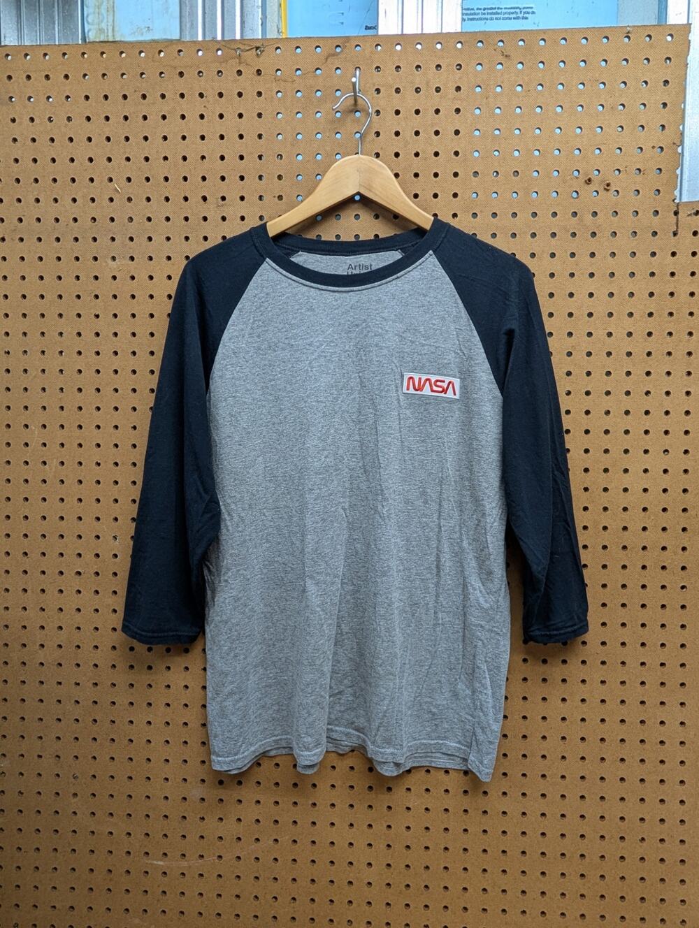 NASA Raglan Baseball T Shirt Large Gray Black 3/4 Sleeve Space Graphic Tee